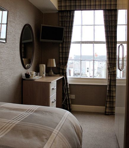The Nottingham House Hotel Клийторпс Екстериор снимка